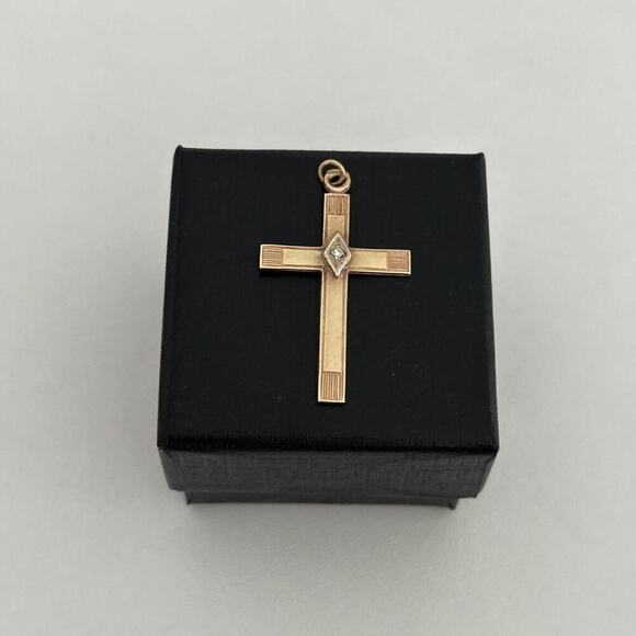 Vintage 14K Yellow Gold Diamond Etched Cross Religious Charm Pendant - Picture 2 of 12
